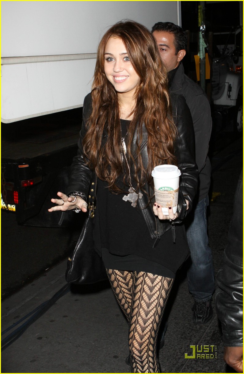 Miley Cyrus Films Sex & The City 2 Scenes