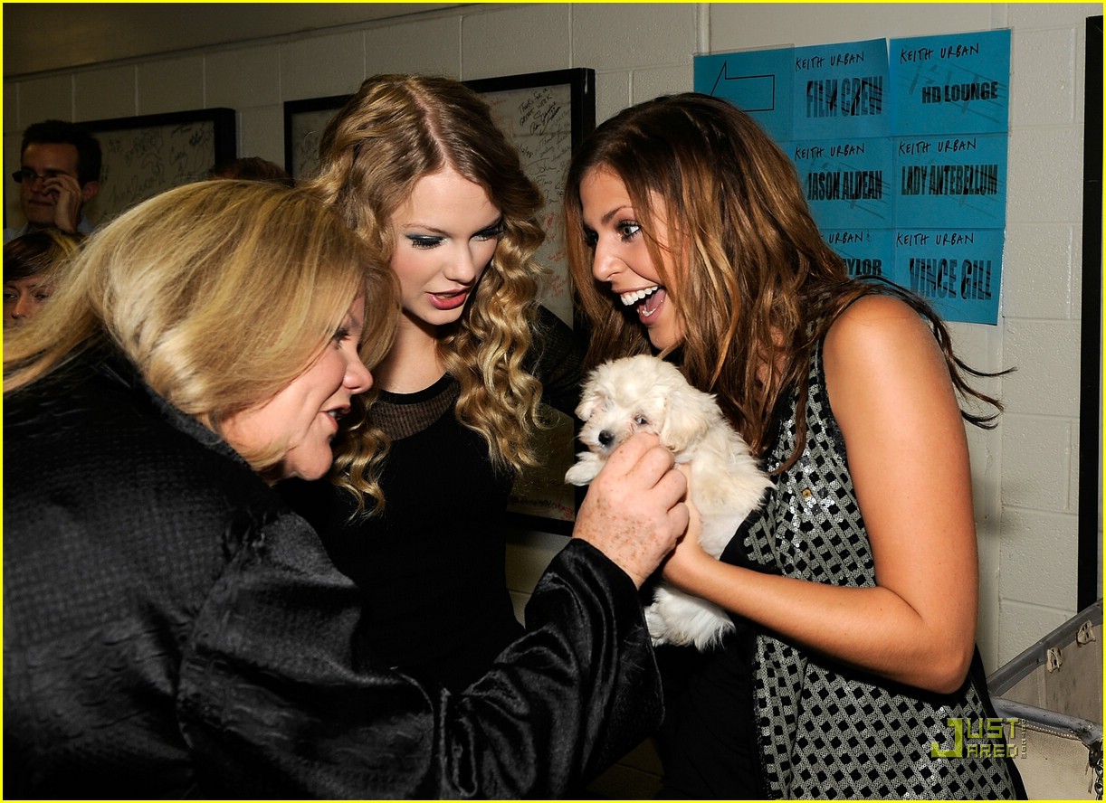 Taylor Swift Is All For The Hall