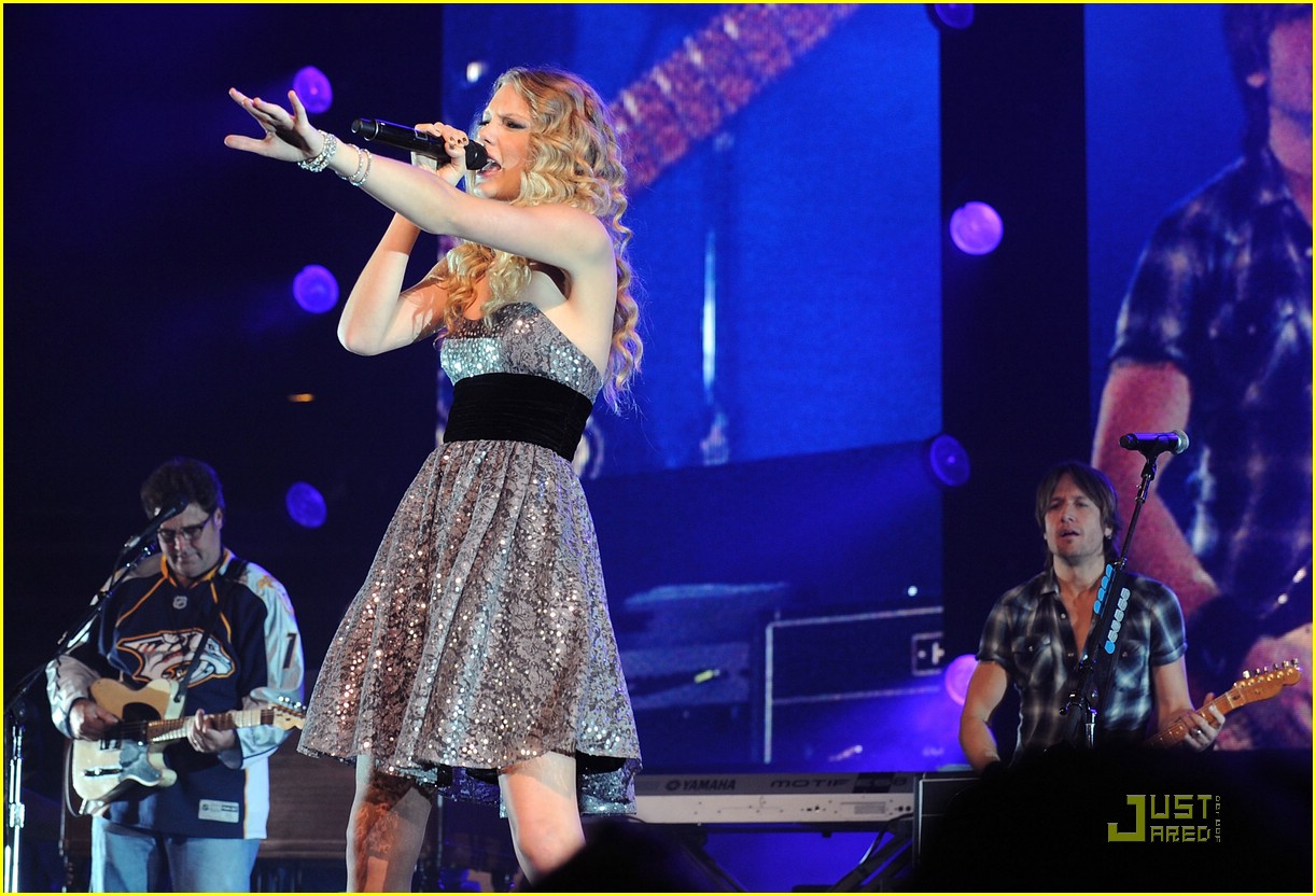 Taylor Swift Is All For The Hall