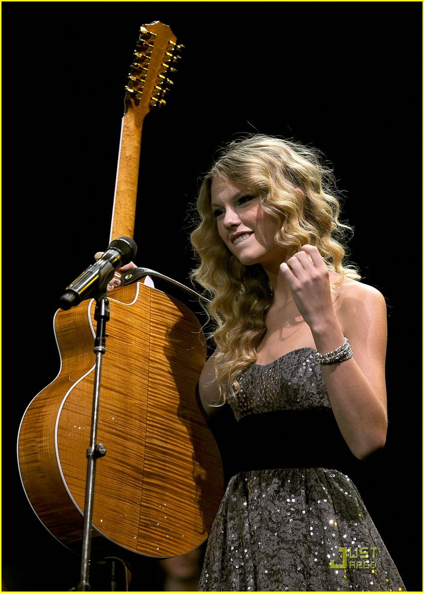 Taylor Swift Is All For The Hall