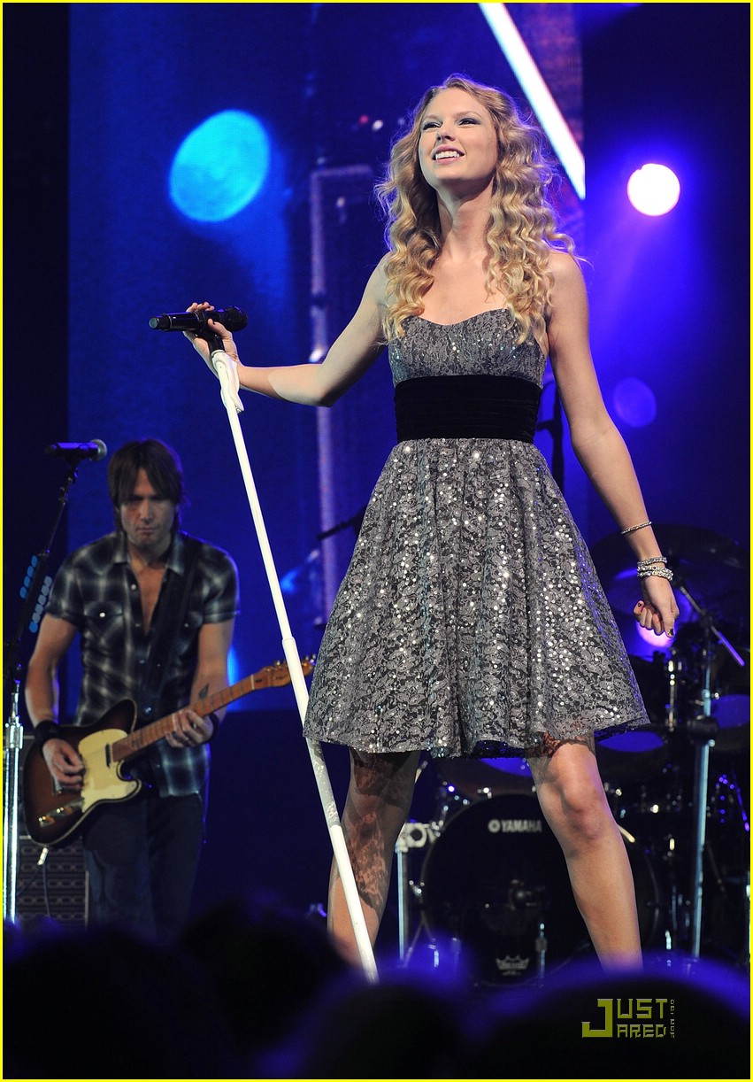 Taylor Swift Is All For The Hall
