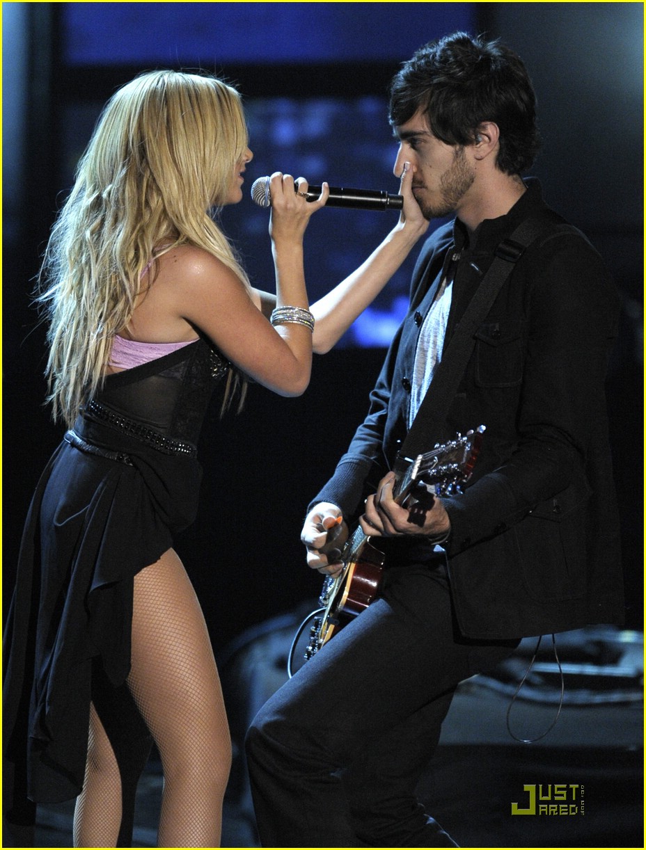 Ashley Tisdale Performs at Los Premios MTV 2009