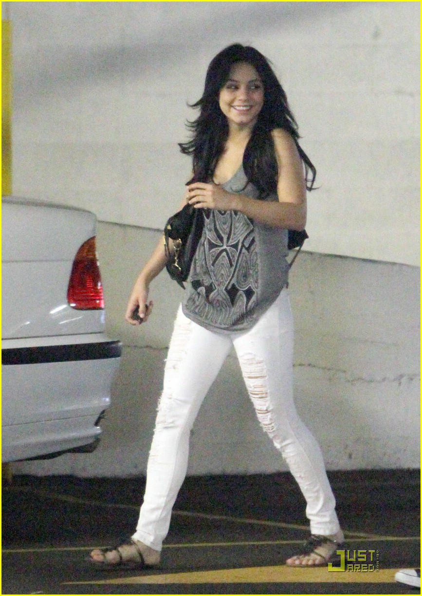 Vanessa Hudgens: White Jeans Wonderful