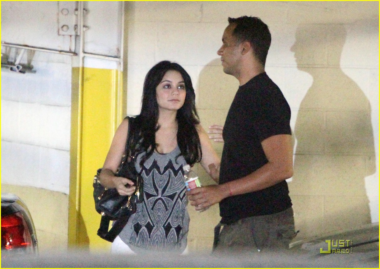 Vanessa Hudgens: White Jeans Wonderful