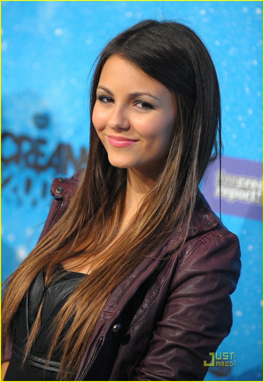 Victoria Justice is Scream Award Stunning