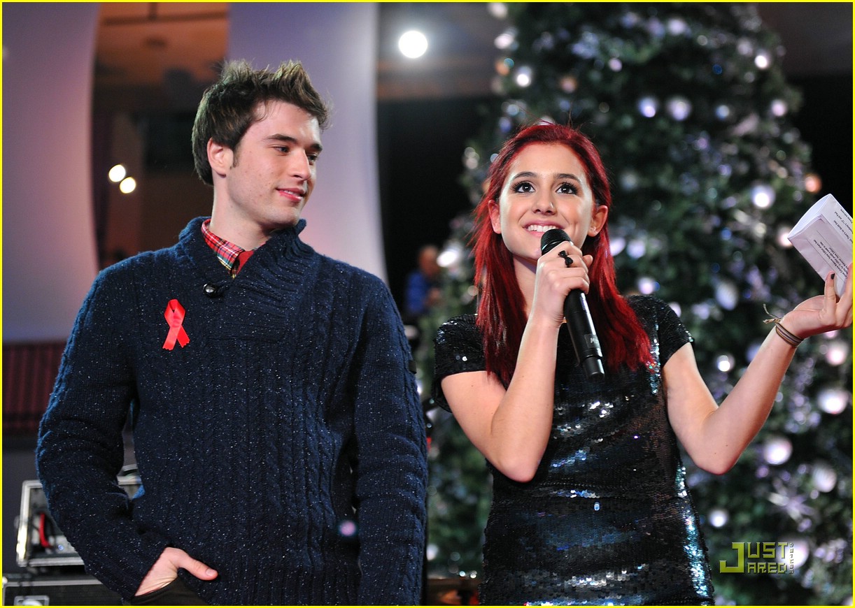 Ariana Grande Supports AIDS Awareness