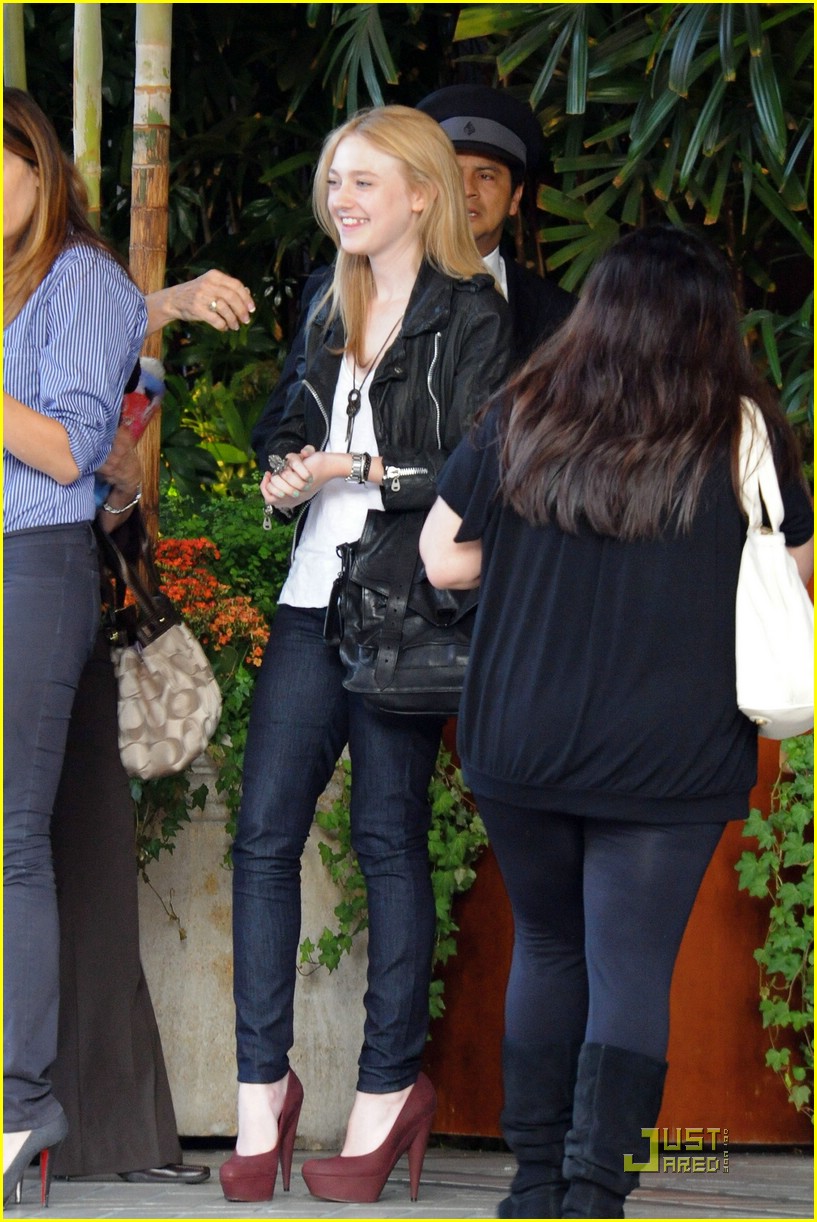 Dakota Fanning: Four Seasons Sweet