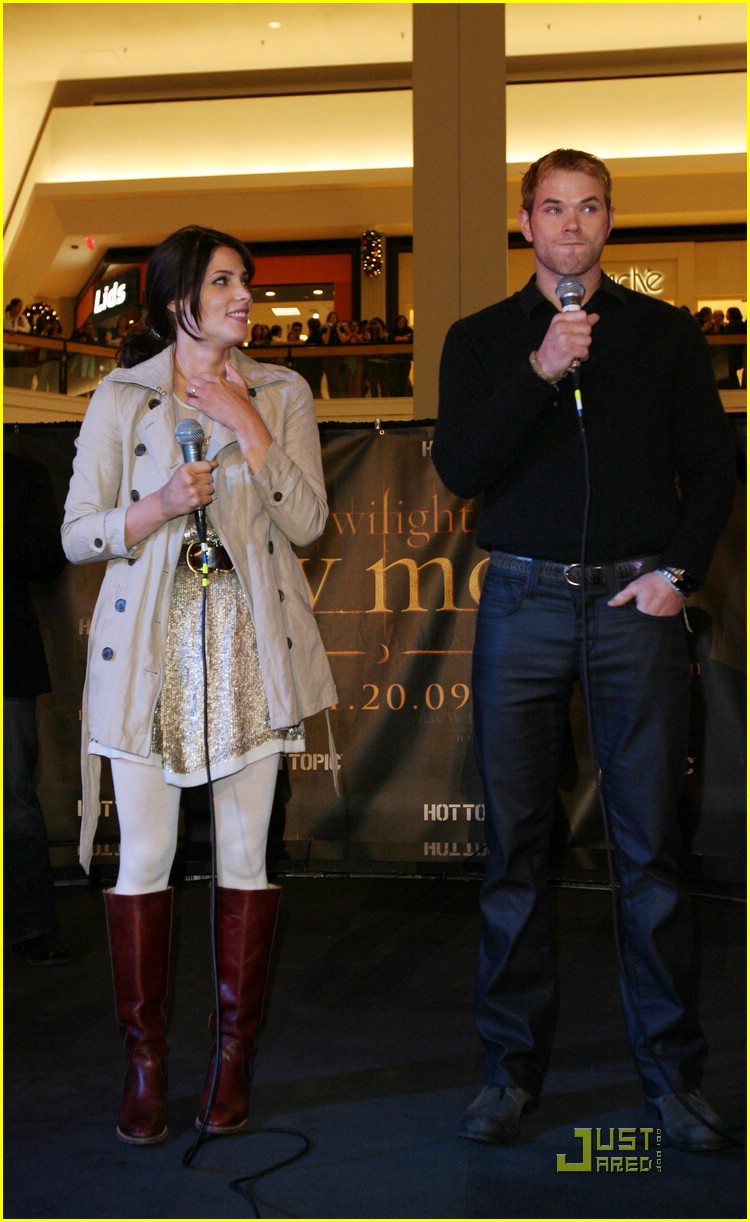 Ashley Greene Charms Chicago