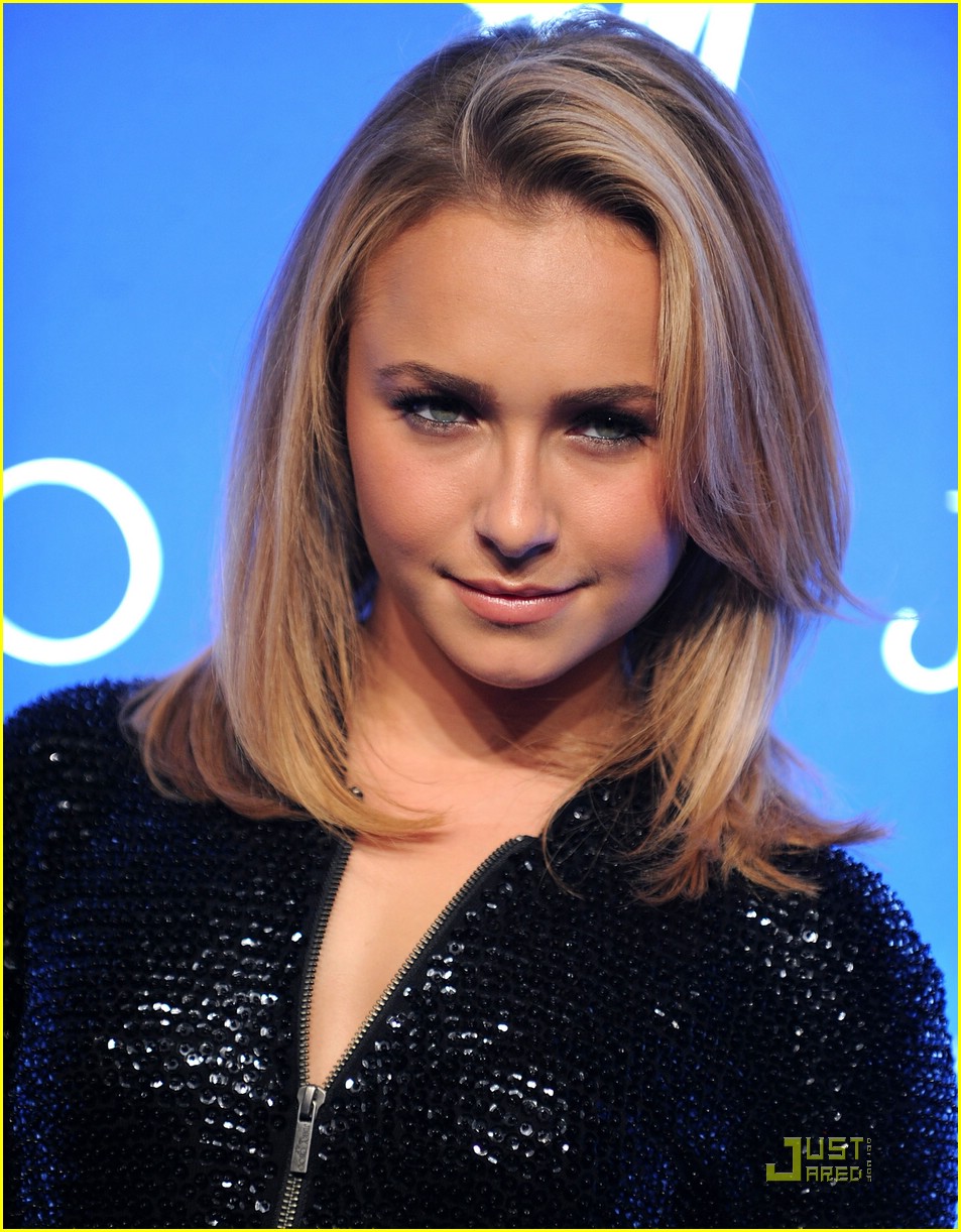 Hayden Panettiere is H&M Hot