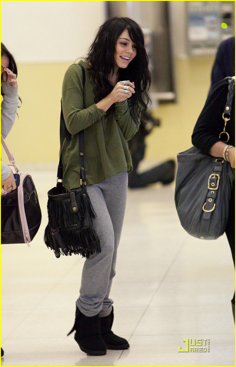 Vanessa & Stella Hudgens: LAX Ladies