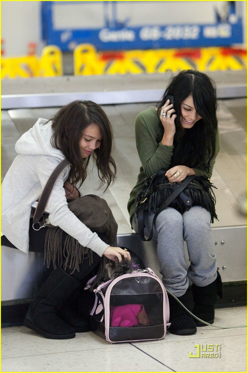 Vanessa & Stella Hudgens: LAX Ladies