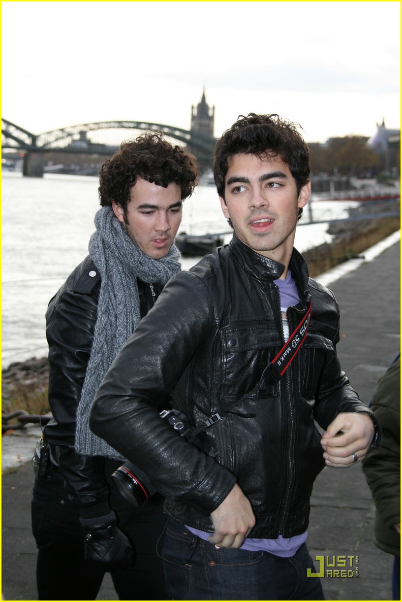 Jonas Brothers: Rhine River Boat Ride