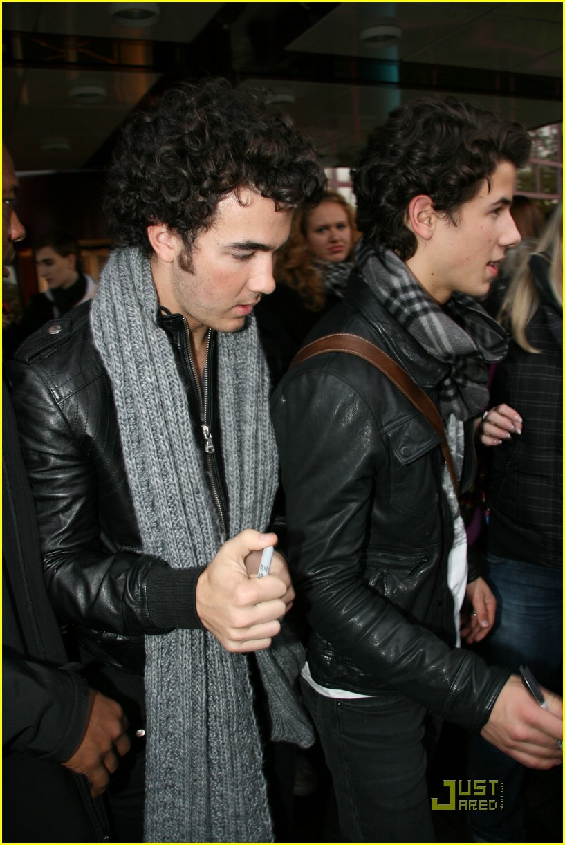 Jonas Brothers: Rhine River Boat Ride