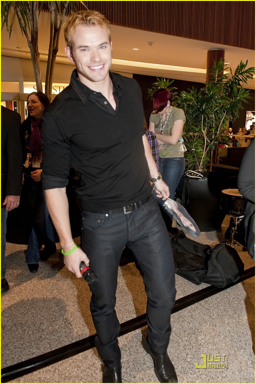 Kellan Lutz: No Ashley Greene in Boston