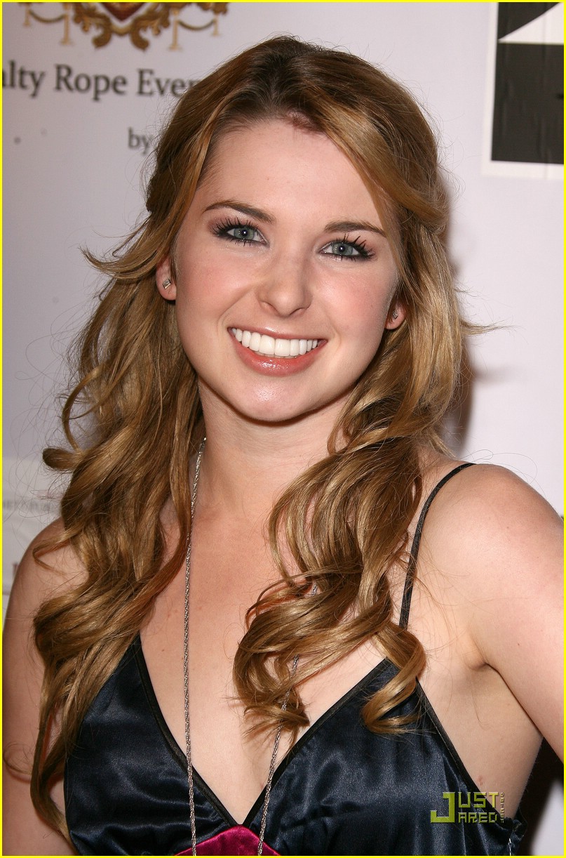 Kirsten Prout is Ready For the Twilight Mania