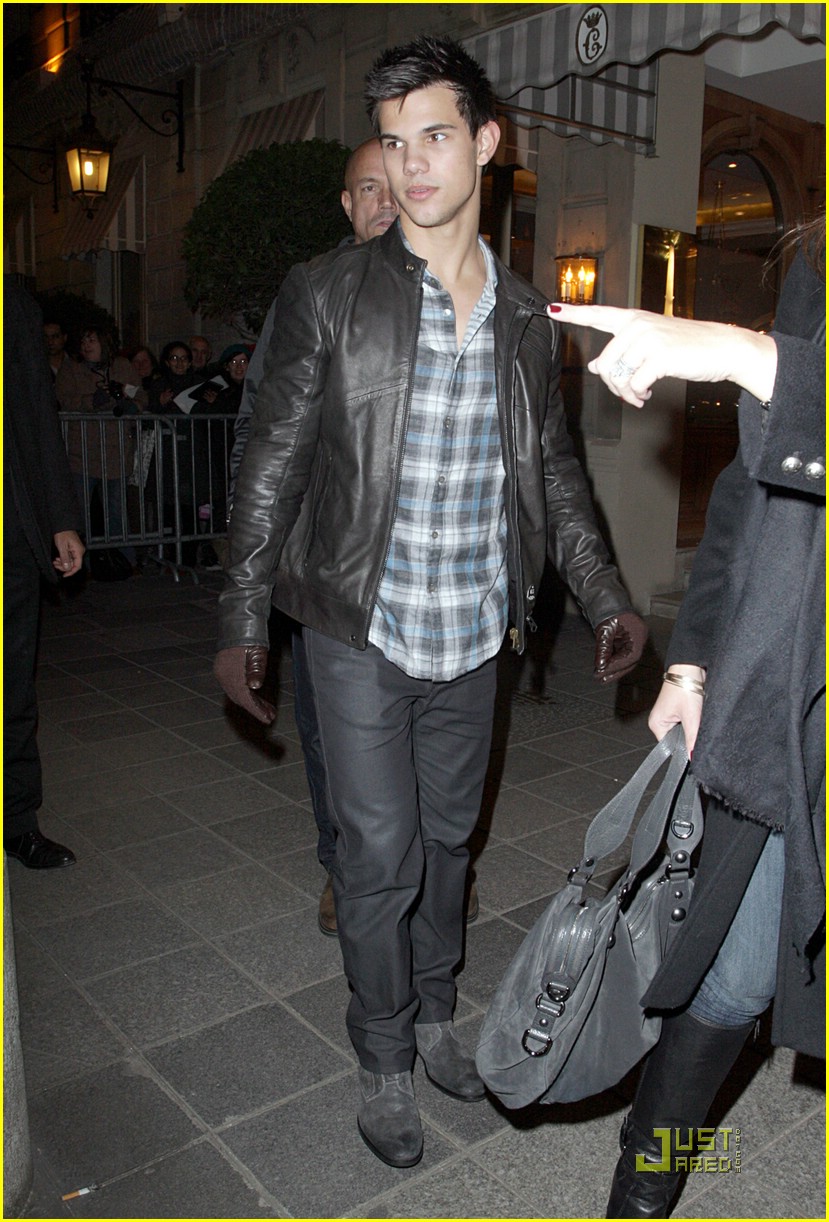 Robert Pattinson & Taylor Lautner: Costes Comrades