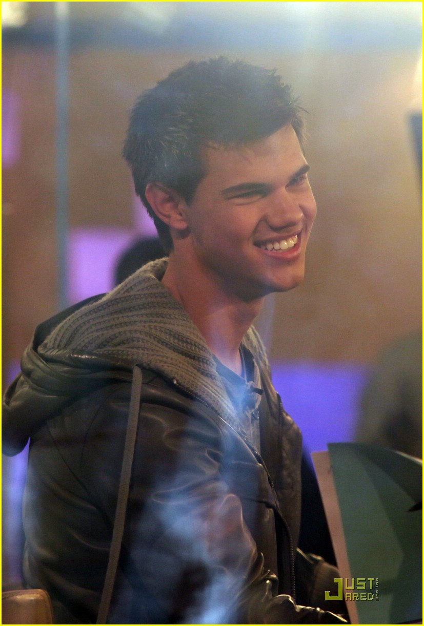 Taylor Lautner Talks Twi-day