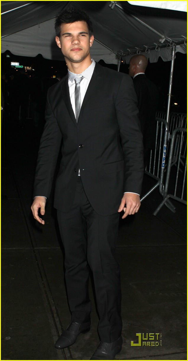 Taylor Lautner Turn On: Don't Put On A Show