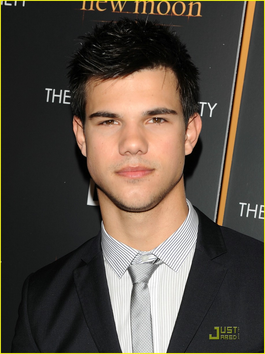 Taylor Lautner Turn On: Don't Put On A Show