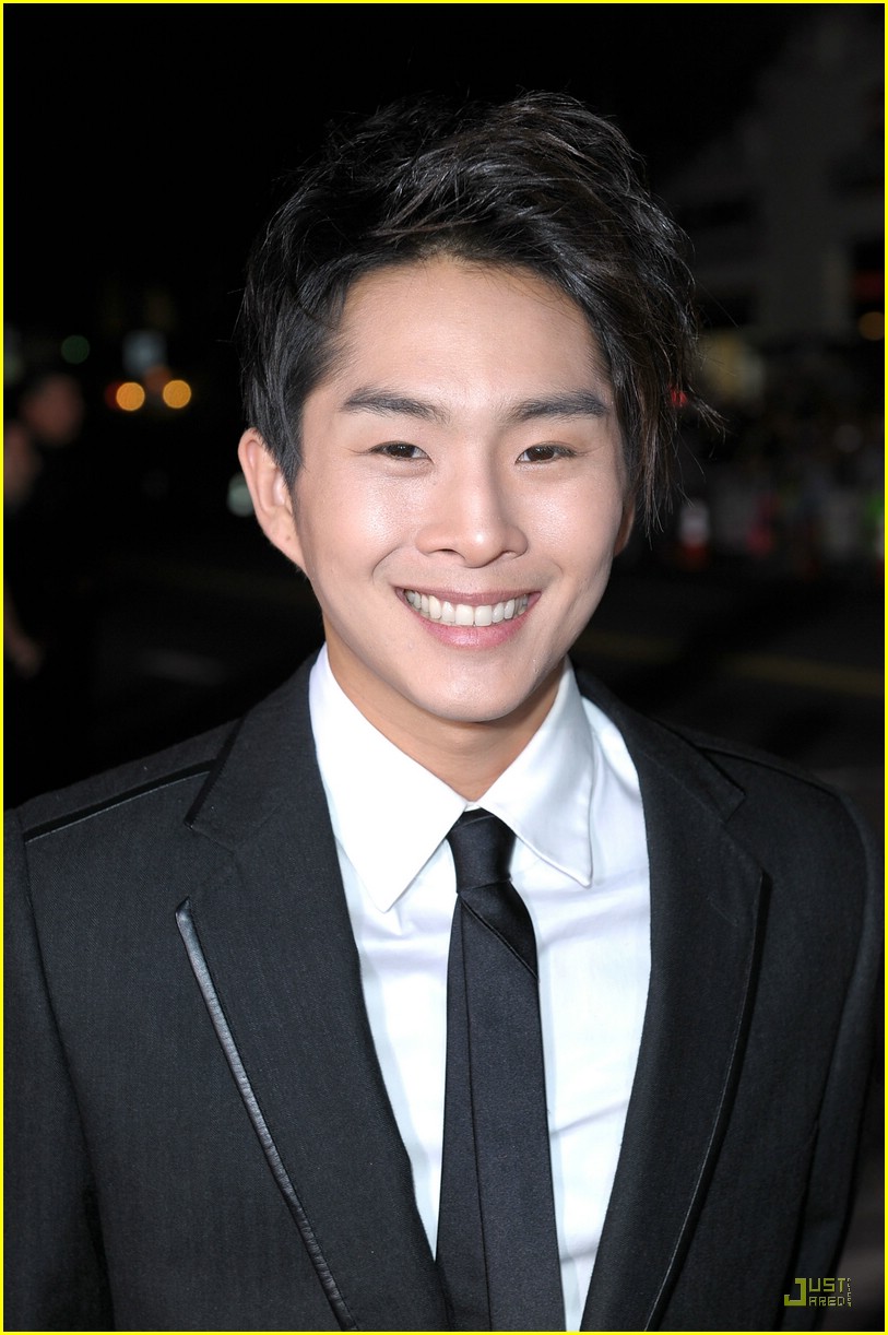 Michael Welch & Justin Chon: New Moon Men