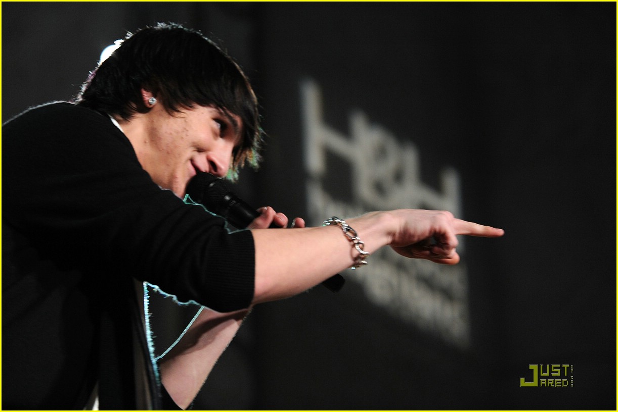 Mitchel Musso has a Holiday of Hope