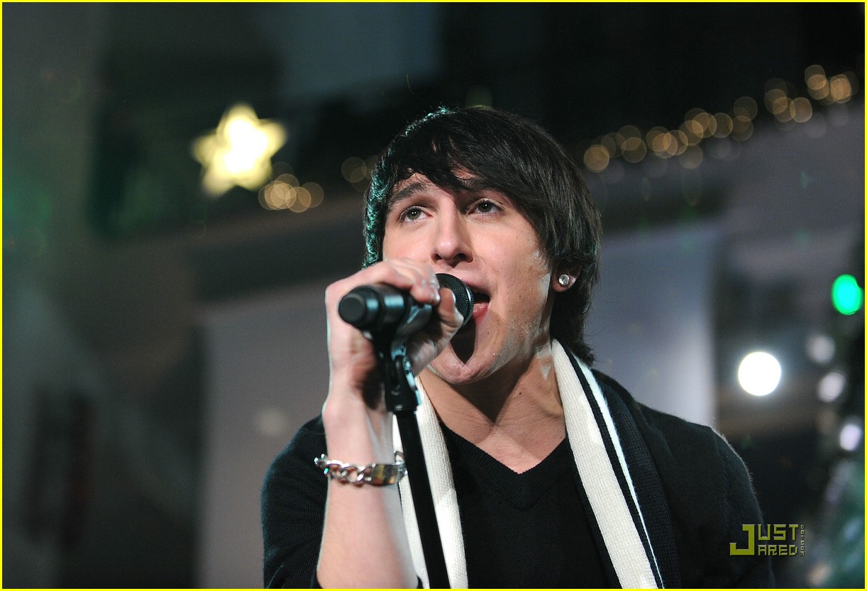 Mitchel Musso has a Holiday of Hope