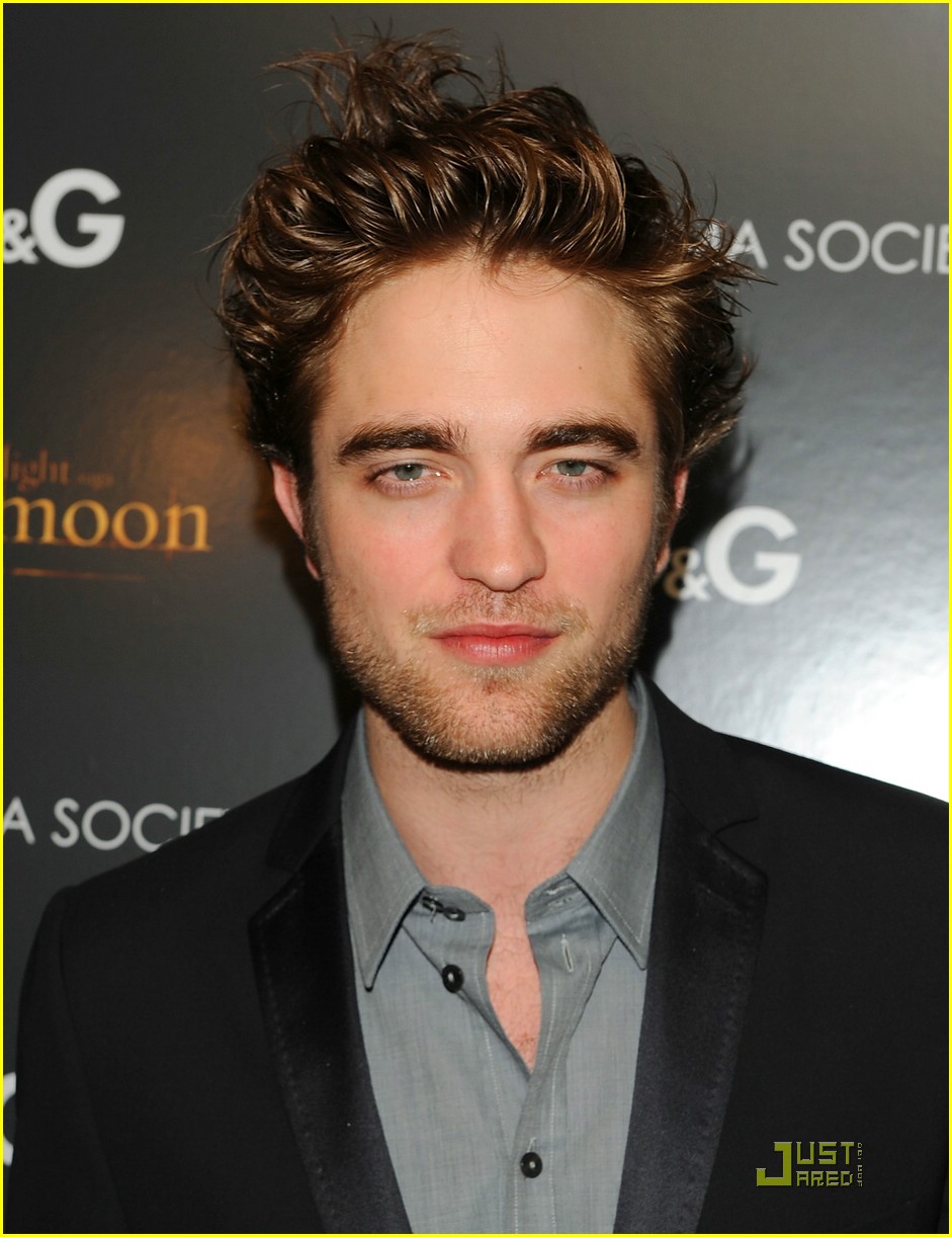 Robert Pattinson: Vanity Fair Cover Is Surreal