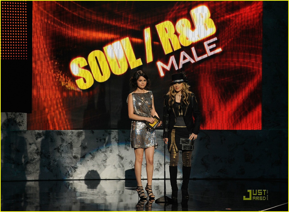 Selena Gomez - American Music Awards 2009