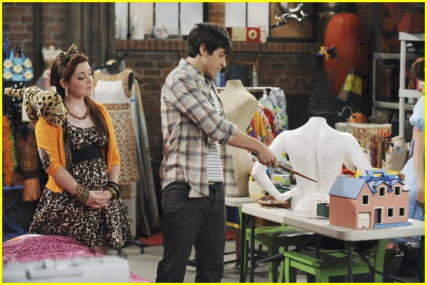 David Henrie & Selena Gomez: Dollhouse Rescue!