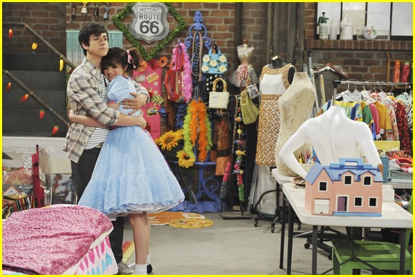 David Henrie & Selena Gomez: Dollhouse Rescue!