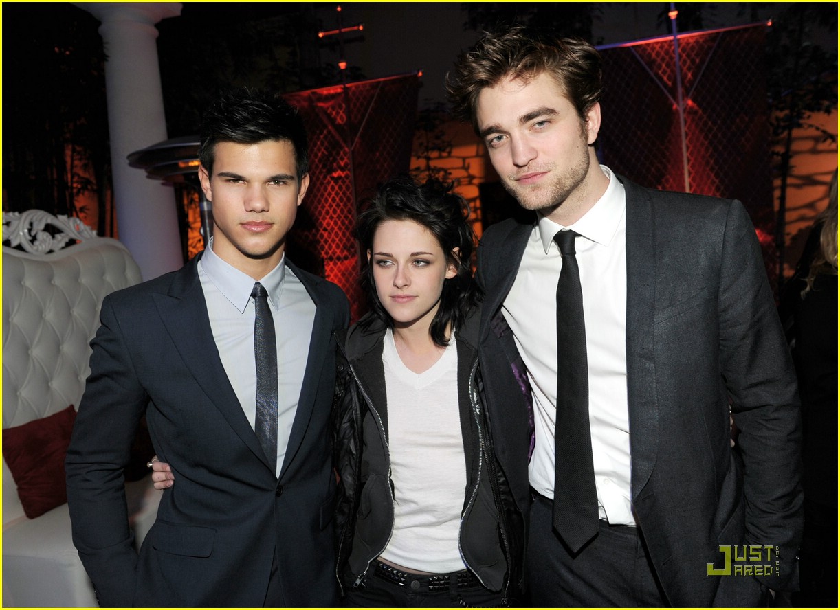 Kristen Stewart: My Family is Embarassingly Proud
