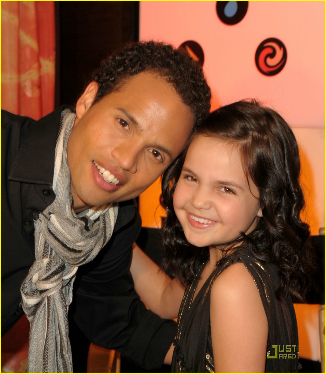 Bailee Madison: Golden Globe Group Gal