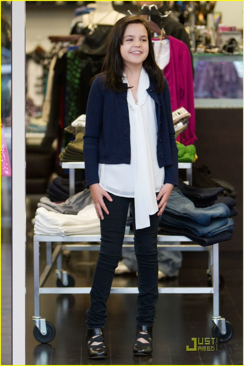 Bailee Madison Shops Un Deux Trois