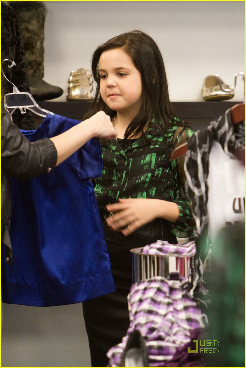 Bailee Madison Shops Un Deux Trois