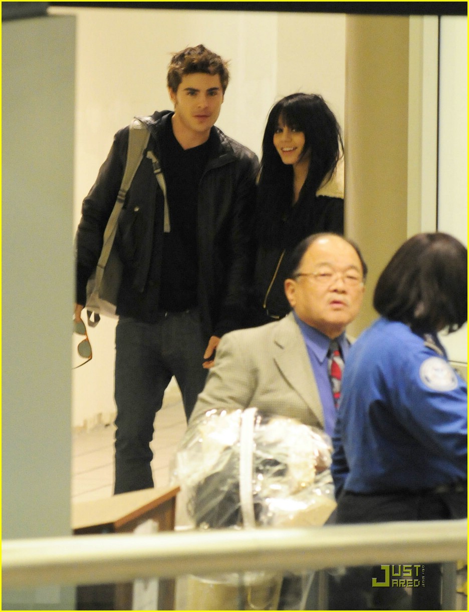 Zac Efron & Vanessa Hudgens are L.A. Lovers