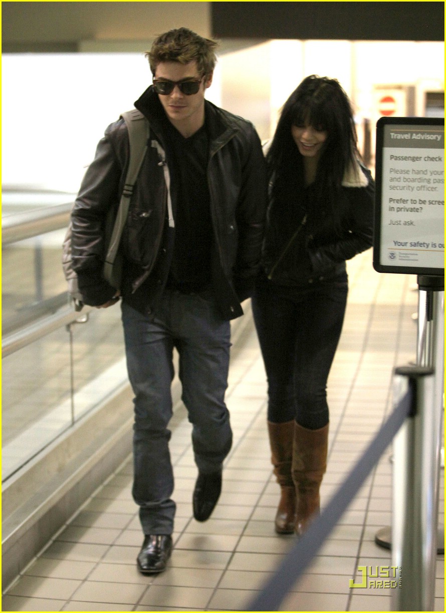 Zac Efron & Vanessa Hudgens are L.A. Lovers