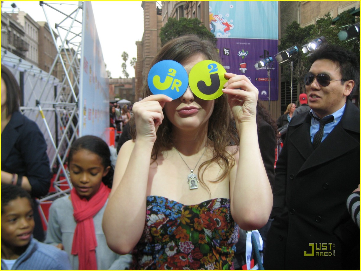 Erin Sanders: Peek-A-Boo at Power of Youth
