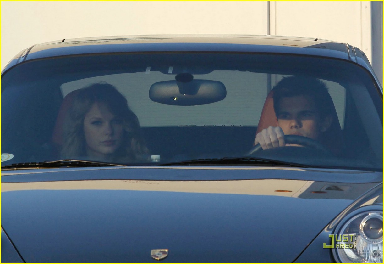 Taylor Swift & Taylor Lautner: Valentine's Day Duo