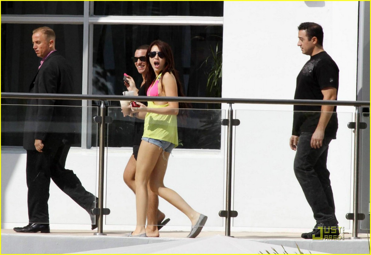 Miley Cyrus is Pink Bikini Pretty