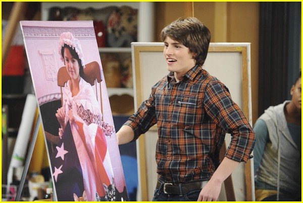 Selena Gomez Gets A Boyfriend!