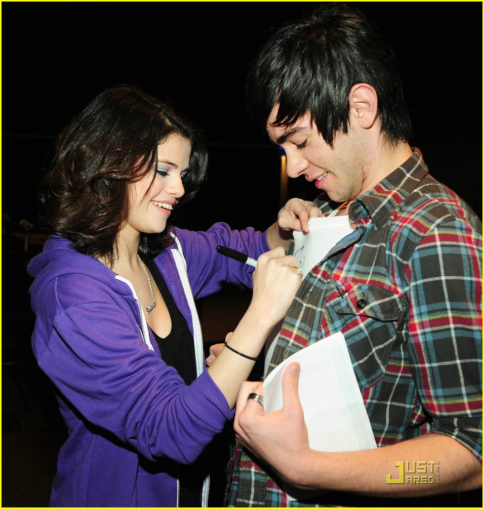 Selena Gomez: No Home For The Holidays