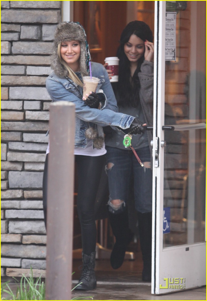 Ashley Tisdale & Vanessa Hudgens: Coffee Bean BFFs
