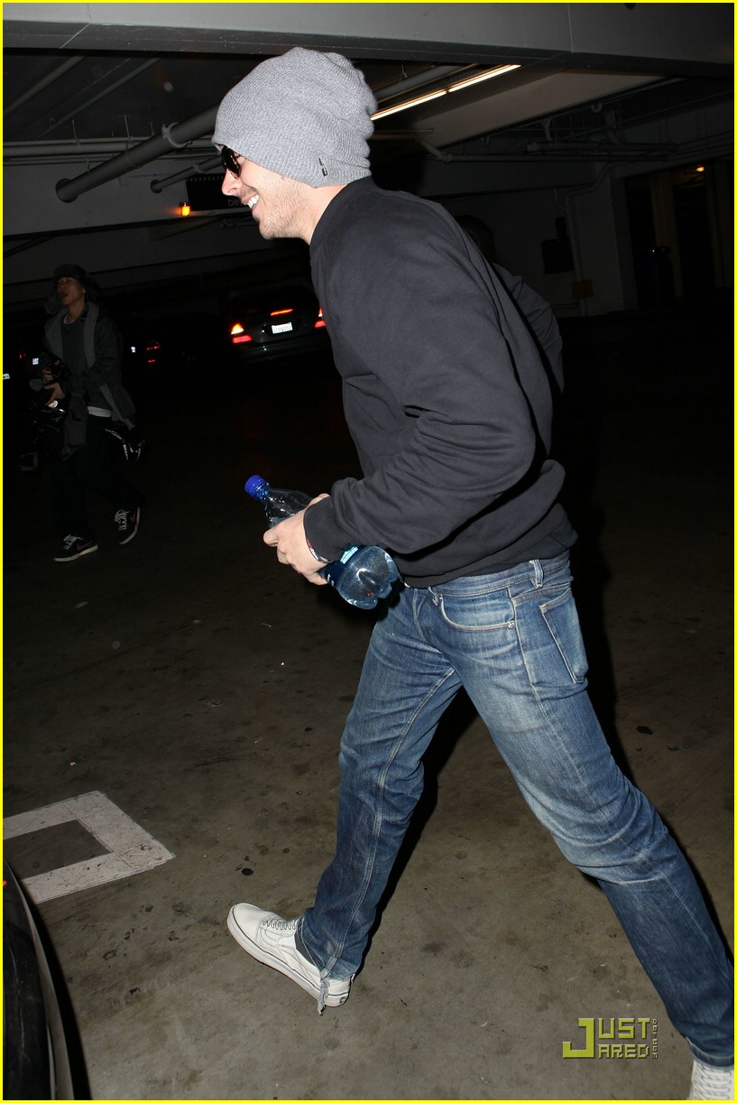 Zac Efron & Vanessa Hudgens: Avatar Date Night!