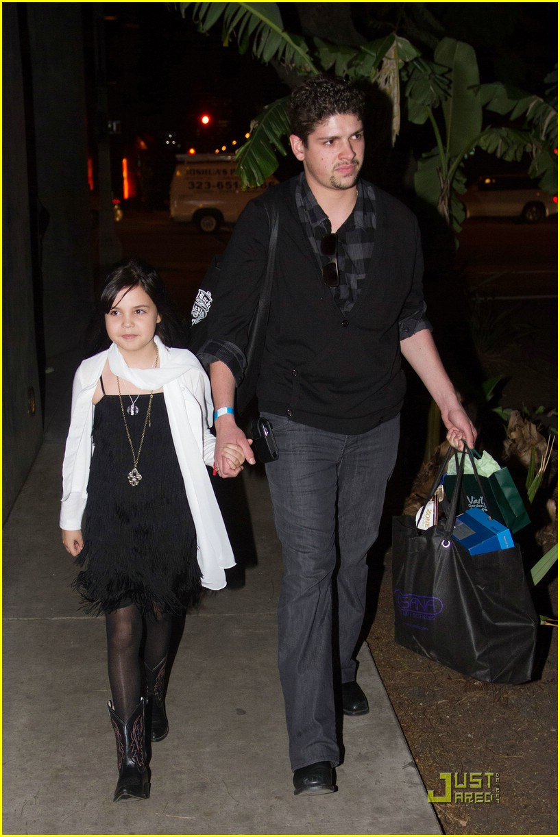 Bailee Madison: Zune, Zune, Zunes