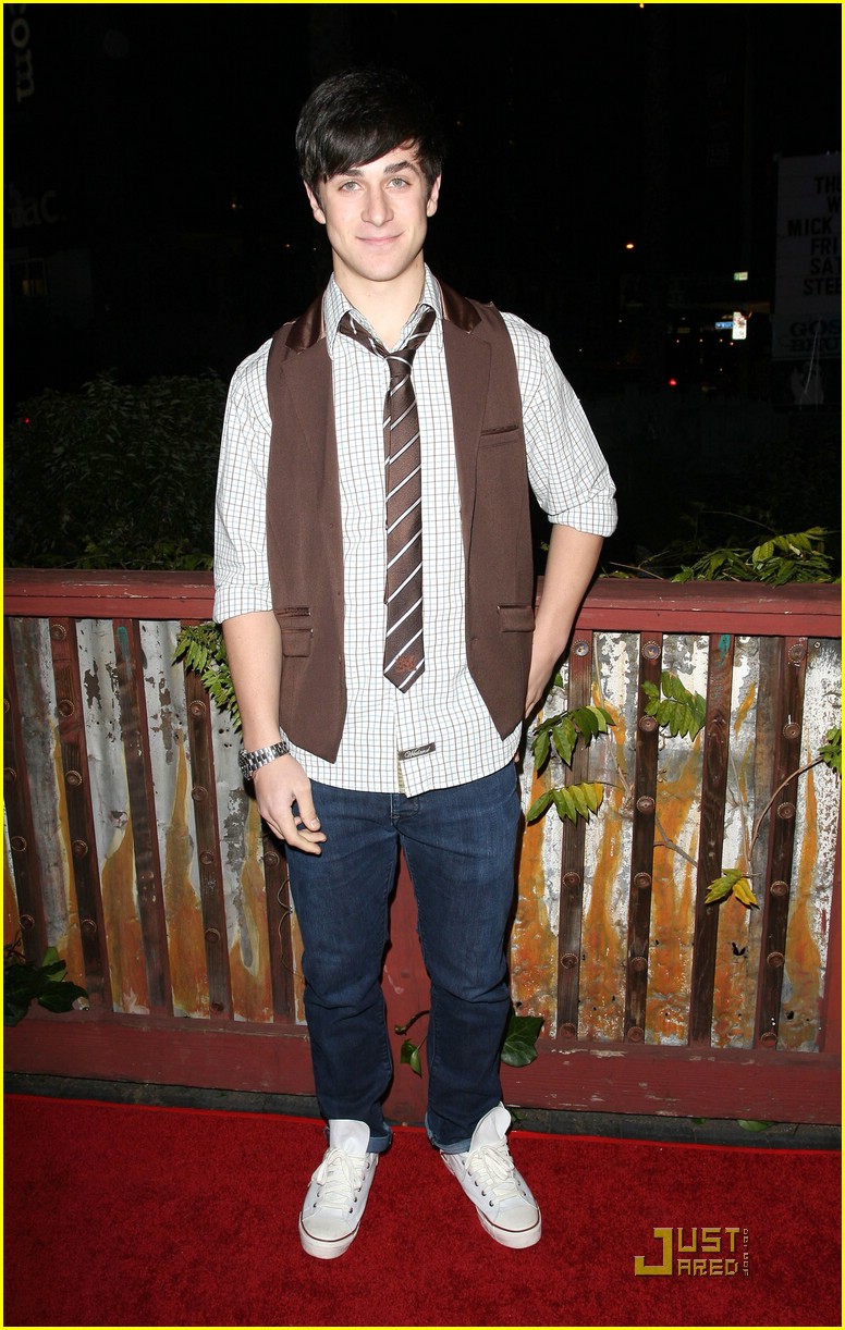 David Henrie Supports We.The.Children.