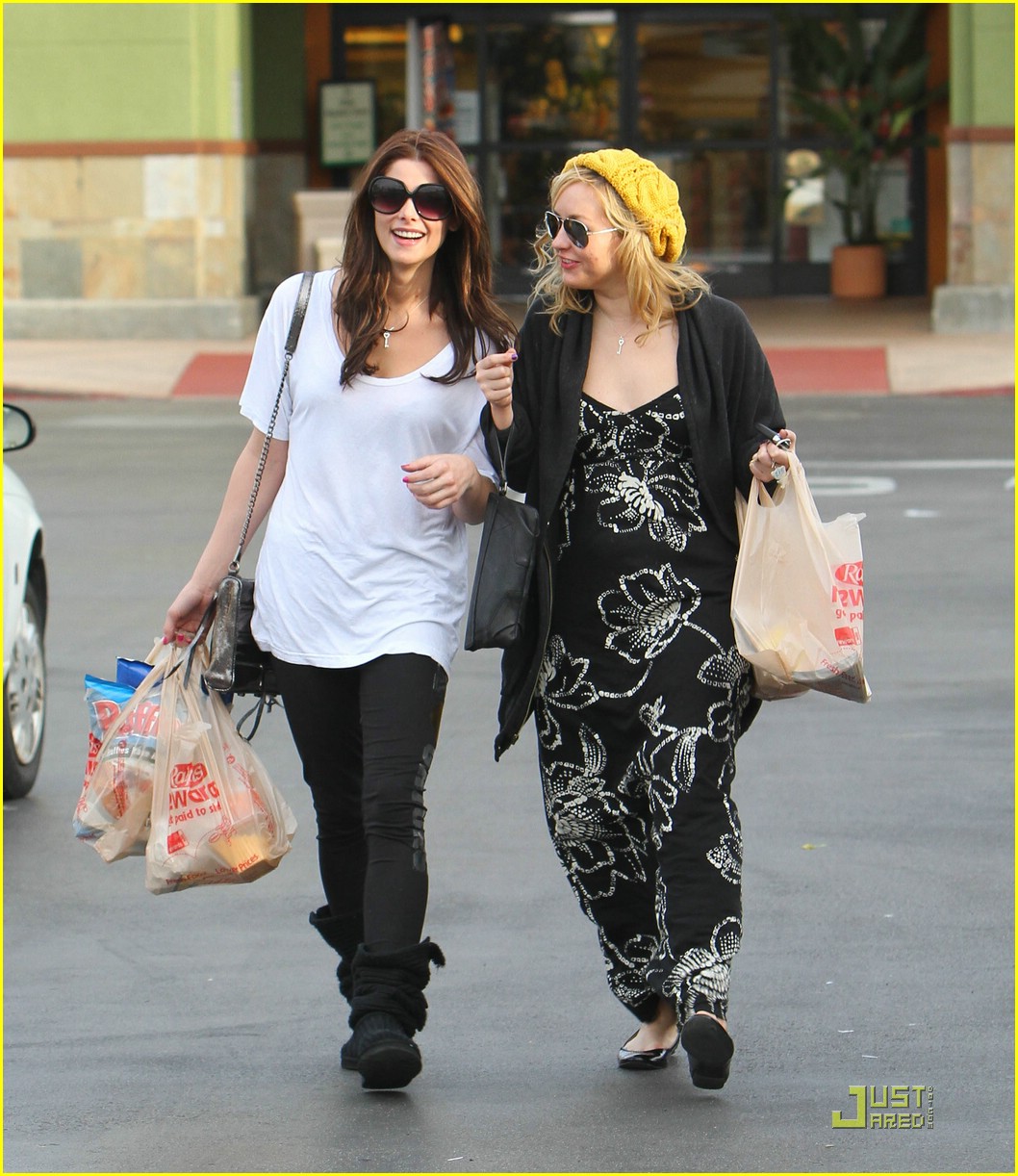 Ashley Greene is a Grocery Girl