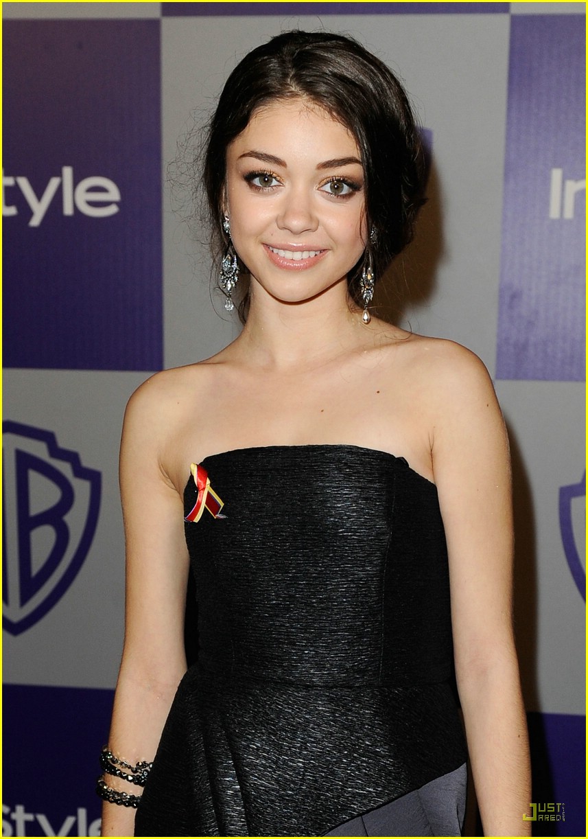 Sarah Hyland Hits Golden Globes 2010