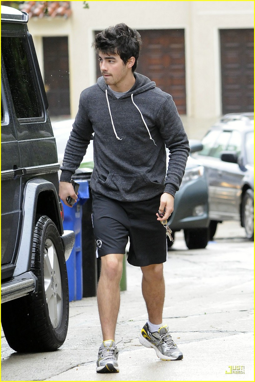 Joe Jonas to Duet with Demi Lovato?