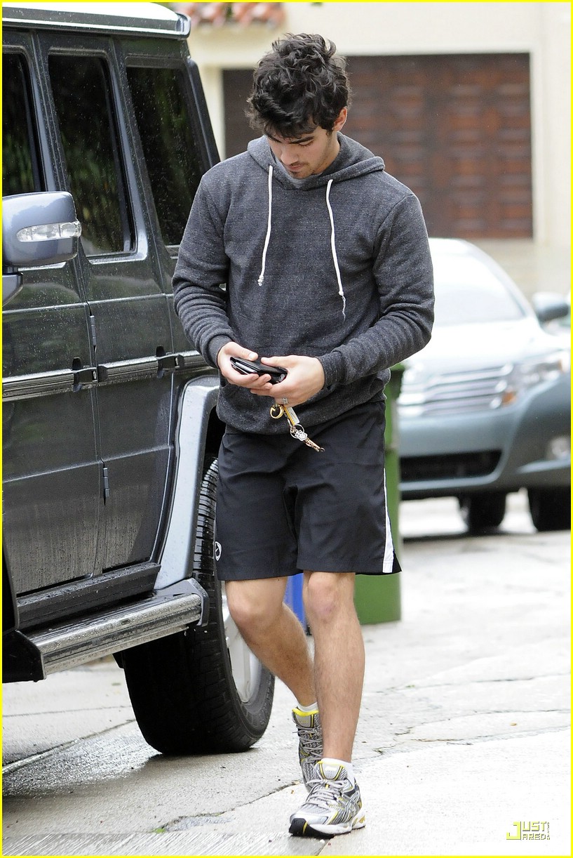 Joe Jonas to Duet with Demi Lovato?