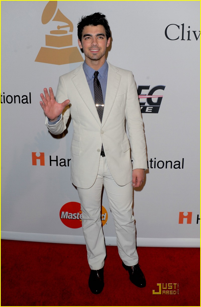 Joe Jonas Hugs Taylor Swift at Grammy Party